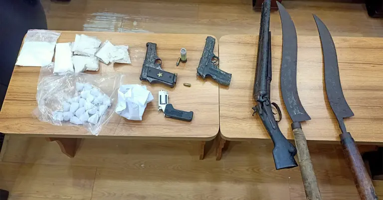 যৌথবাহিনীর অভিযানে উদ্ধার হওয়া অস্ত্র